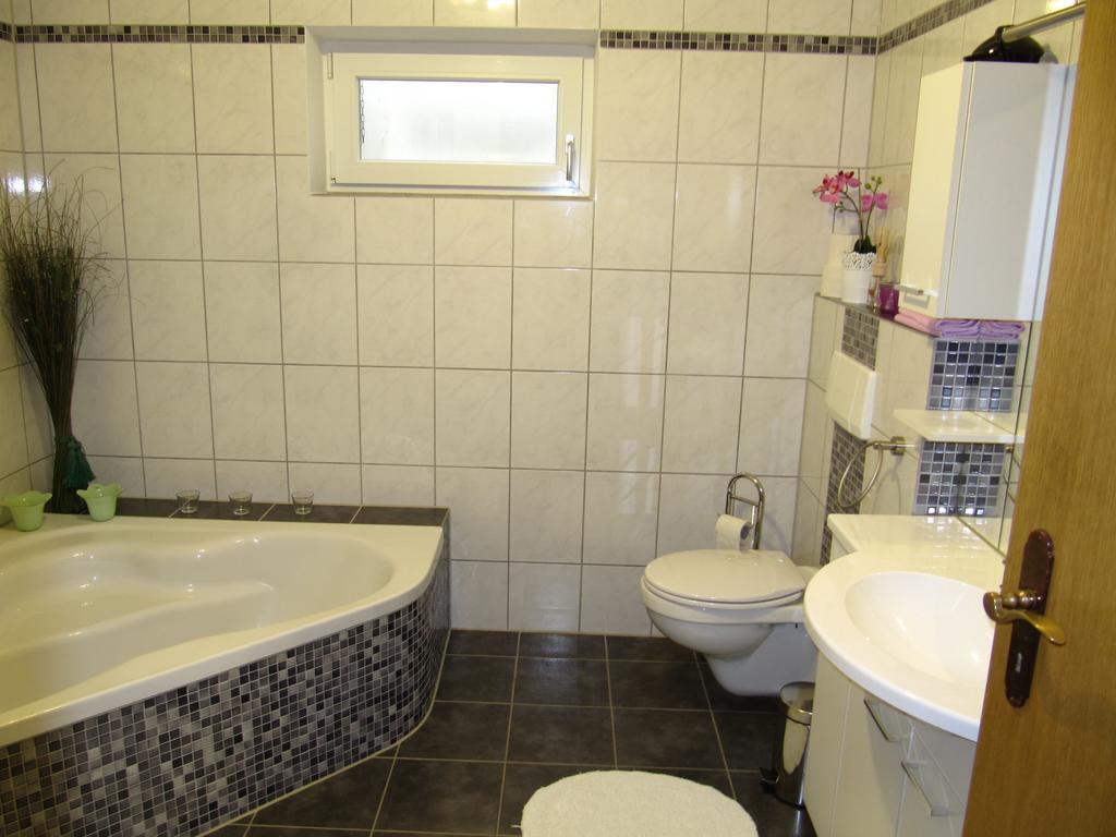 Ferienwohnung Weigert Sinzing Szoba fotó