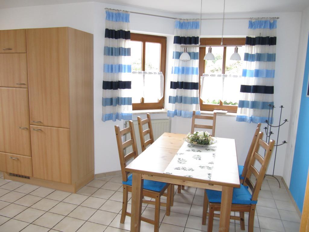 Ferienwohnung Weigert Sinzing Szoba fotó